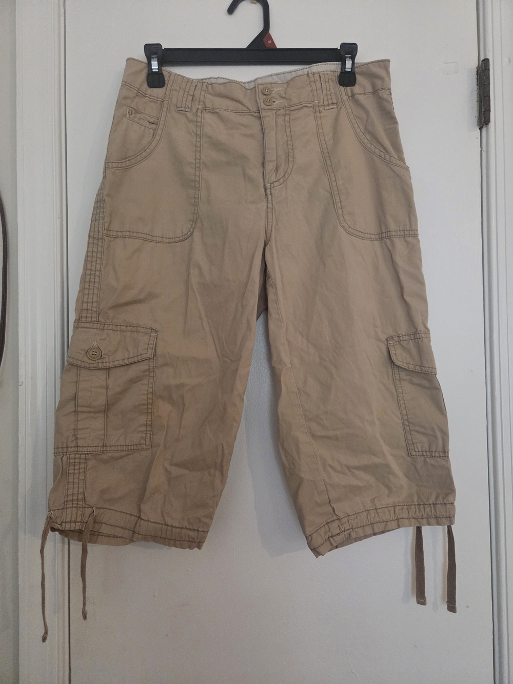 St. John's Bay Khaki Cargo Capri Pants Drawstring Hem Size 8